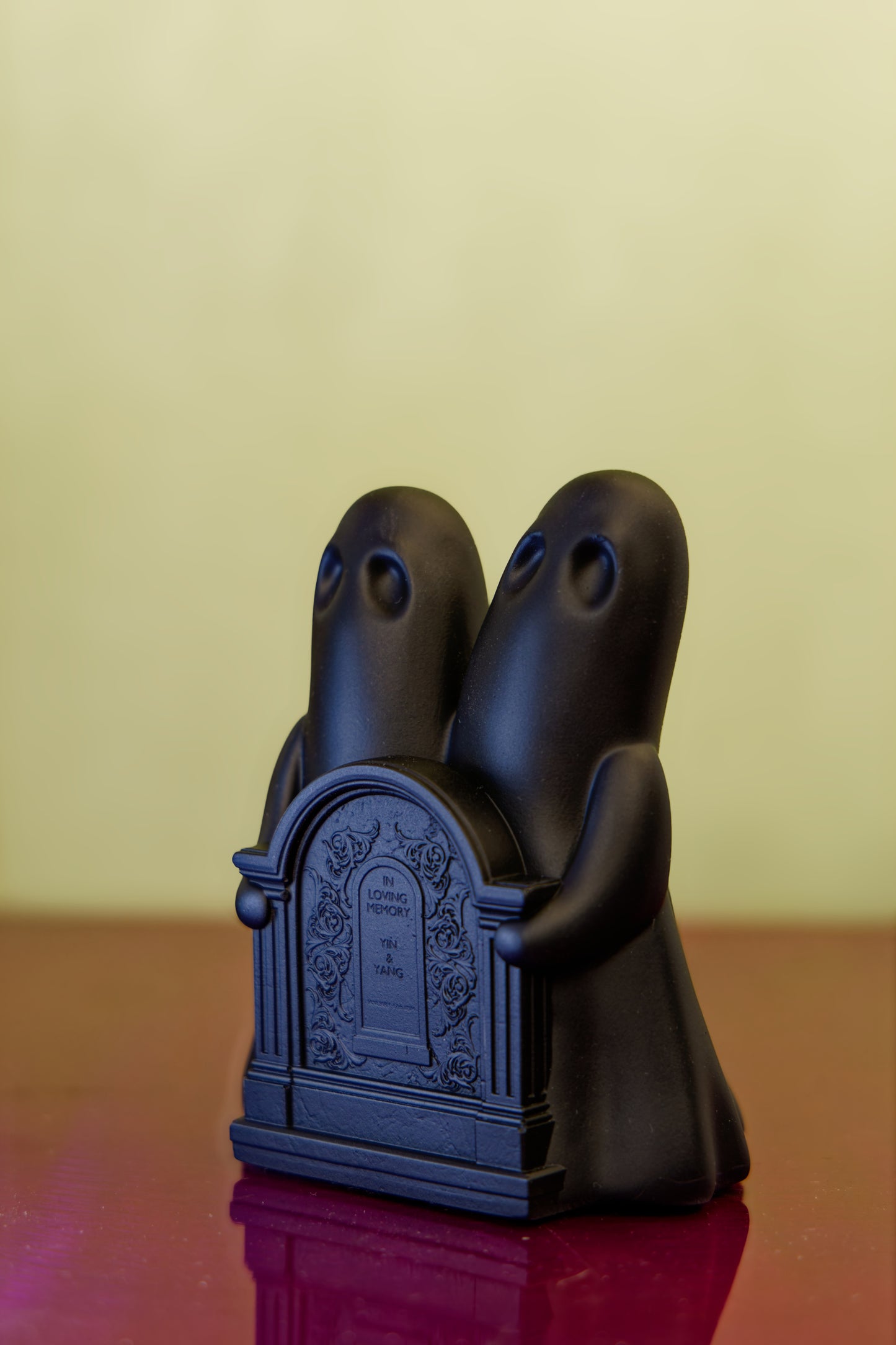 Yin & Yang The Siamese Ghosts (Satin Black)