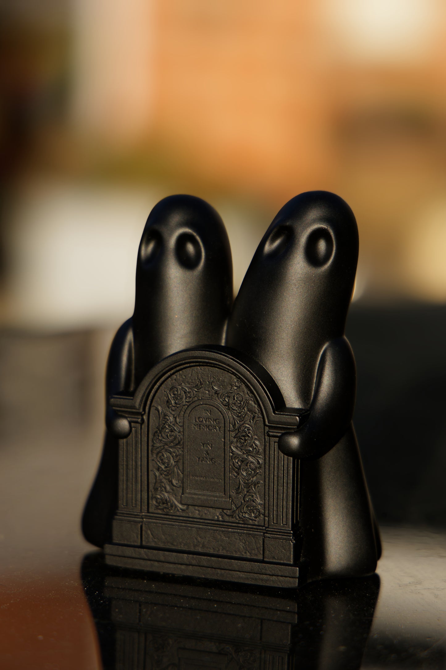 Yin & Yang The Siamese Ghosts (Satin Black)